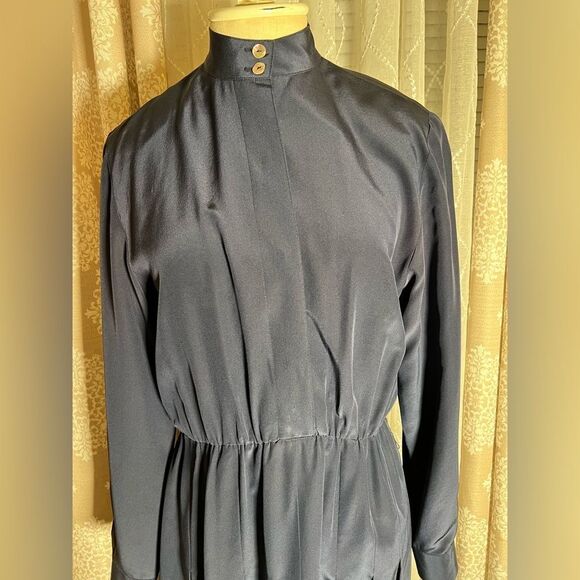 Vintage TALBOTS Petites Silk Dress – Navy, Size 8 – Made in Hong Kong - Picture 3 of 7